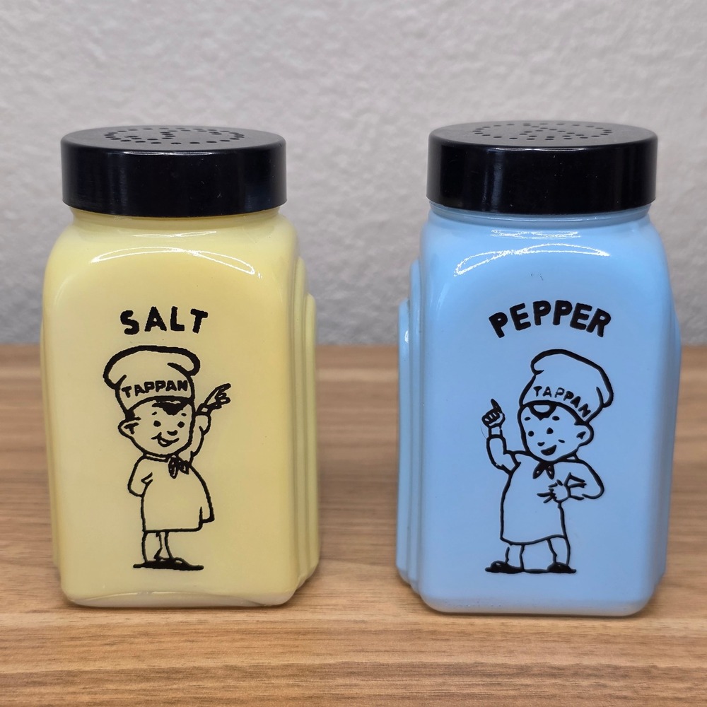 McKee Tappan Range Chef Salt & Pepper Shakers Roman Arch Blue Yellow Vintage